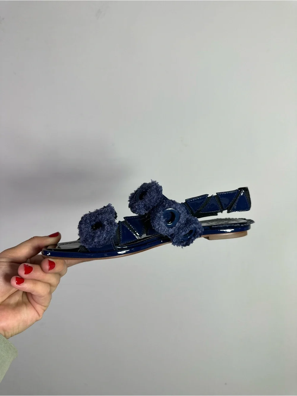 Tory Burch Freya Eyelet Flat Blue Patent Leather Fringe Slingback Sandals - Picture 4 of 7